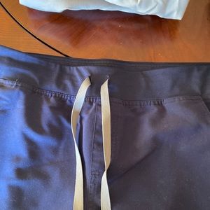 kade navy scrub. Large petite